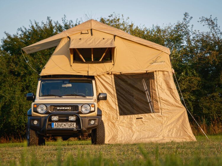 AdventureMate140 Dachzelt mit Vorzelt auf Suzuki Jimny